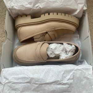 Aldo Bigstrut Loafers Size 7 Cream Color